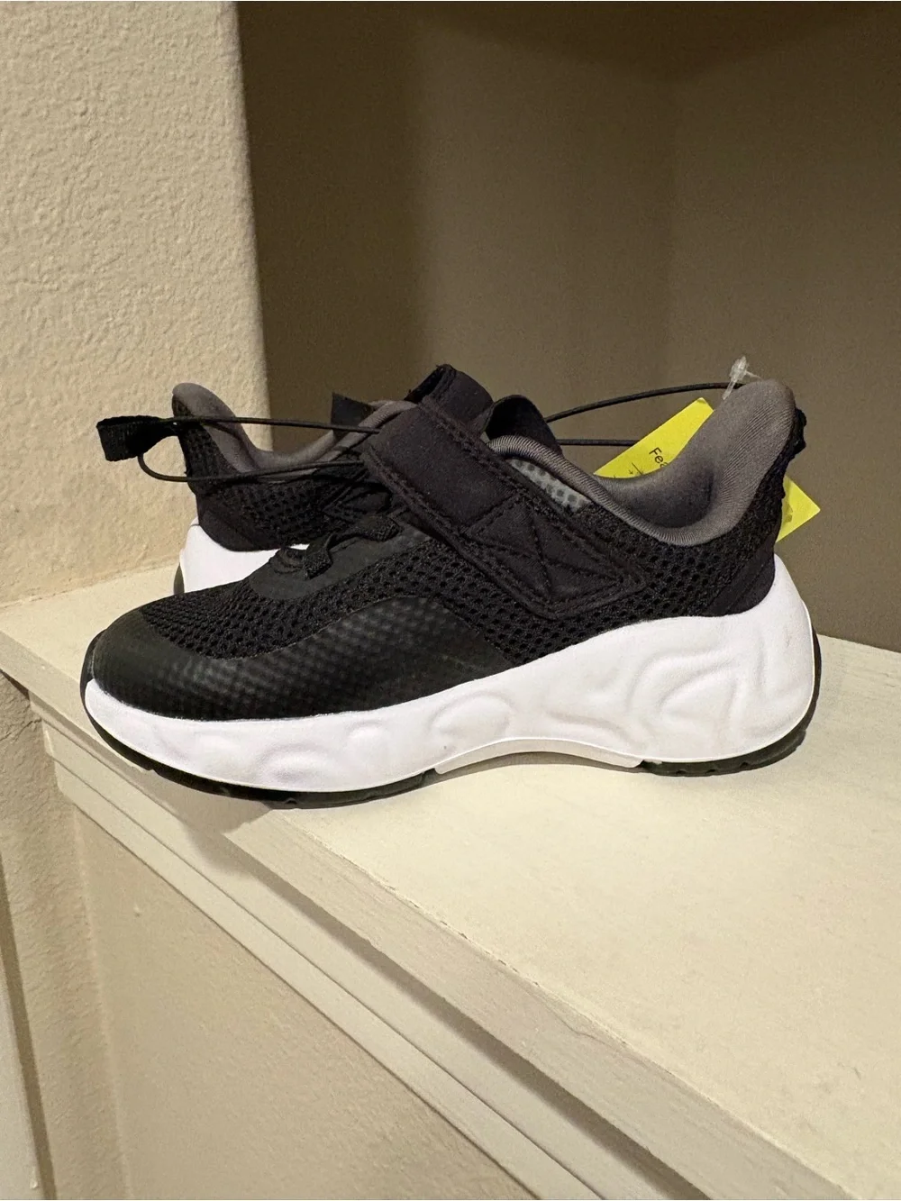 All In Motion Peyton Performance Sneakers Black White Toddler Size 9 NWT